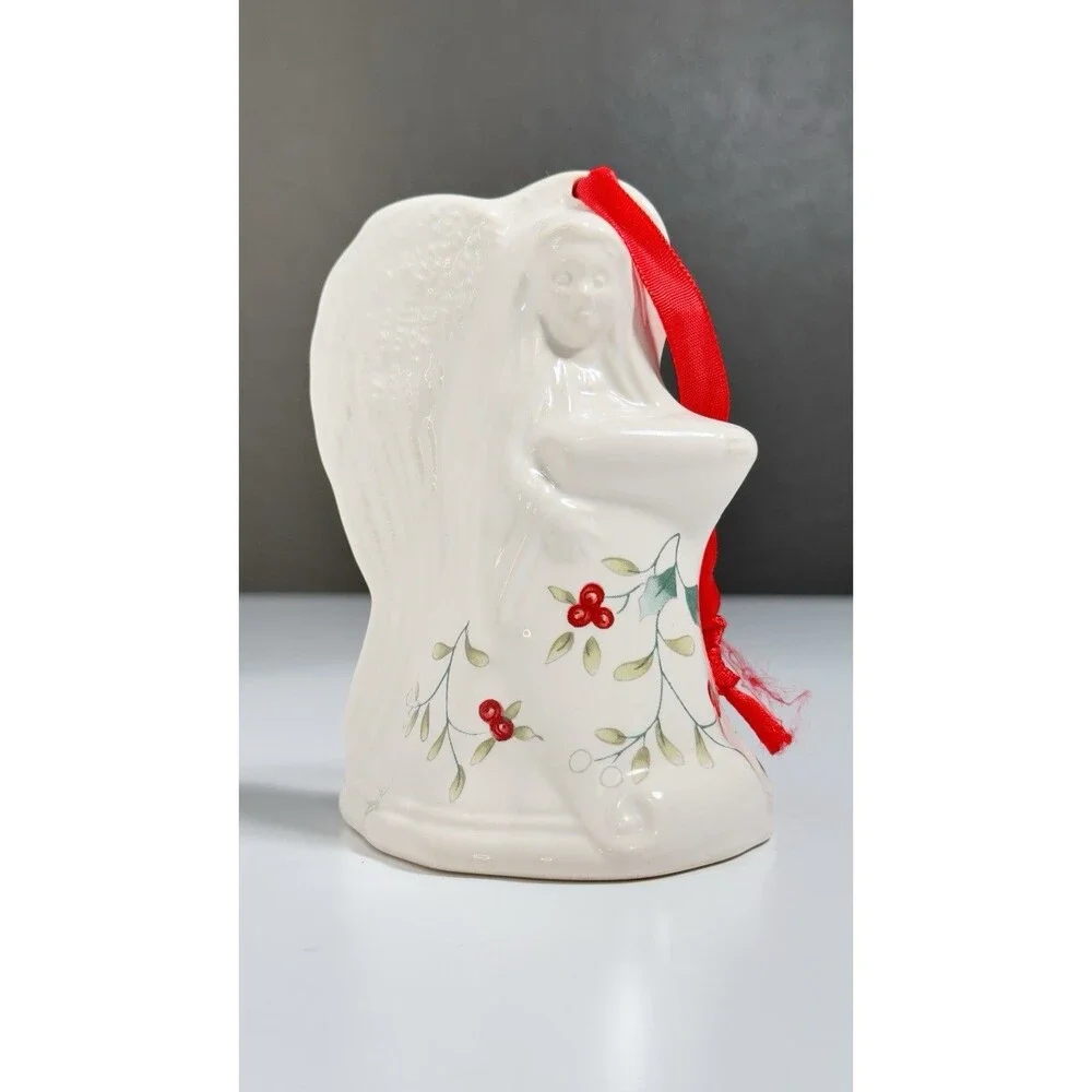 Pfaltzgraff Merry Christmas 2000 Angel Winter Berry With Scroll Ornament